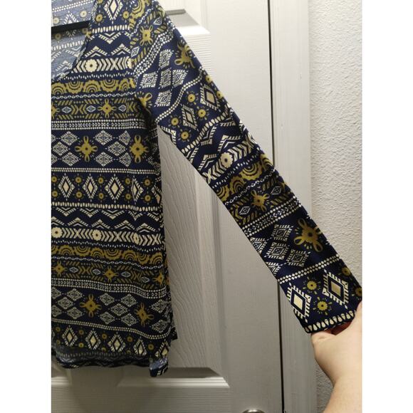 Lularoe Size Small Lyanne Long Sleeve Geometric Aztec Round Neck Navy Tunic Top - Picture 4 of 6